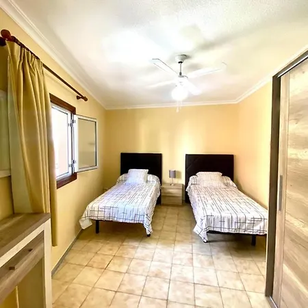 Playeros 2 Bedrooms In Los Cristianos. 公寓 洛斯克里斯蒂亚诺斯